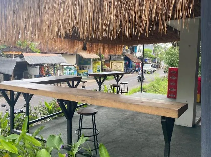 Paca's Reggae Bar & Auberge de jeunesse Amed